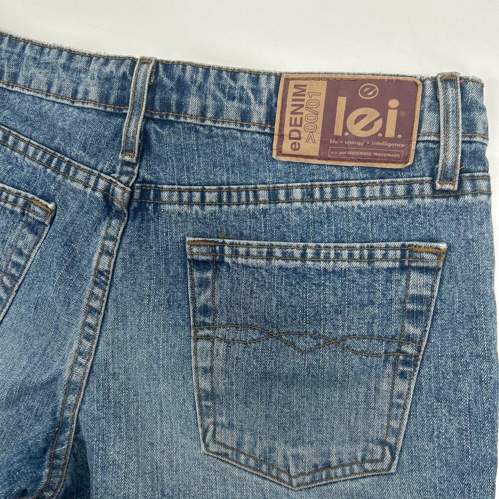 VTG y2k Women's Mid Rise L.E.I. Medium Wash Blue Denim Cheeky Jean Shorts Sz 6 - Picture 5 of 6